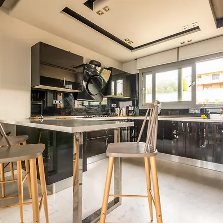 Endless Blue Maisonette *